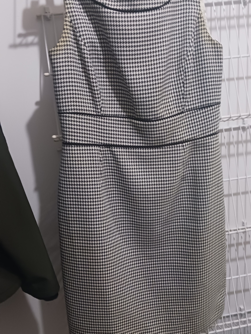 Tahari Black and White Houndstooth Midi Sheath Dress